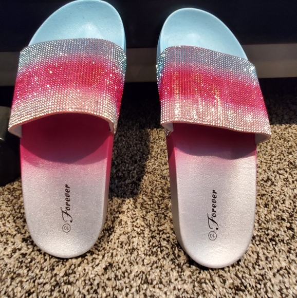 Forever size 10 slides - Picture 1 of 3
